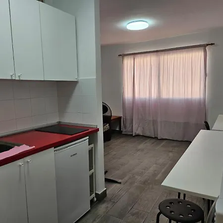 Appartement Helena3.0 *